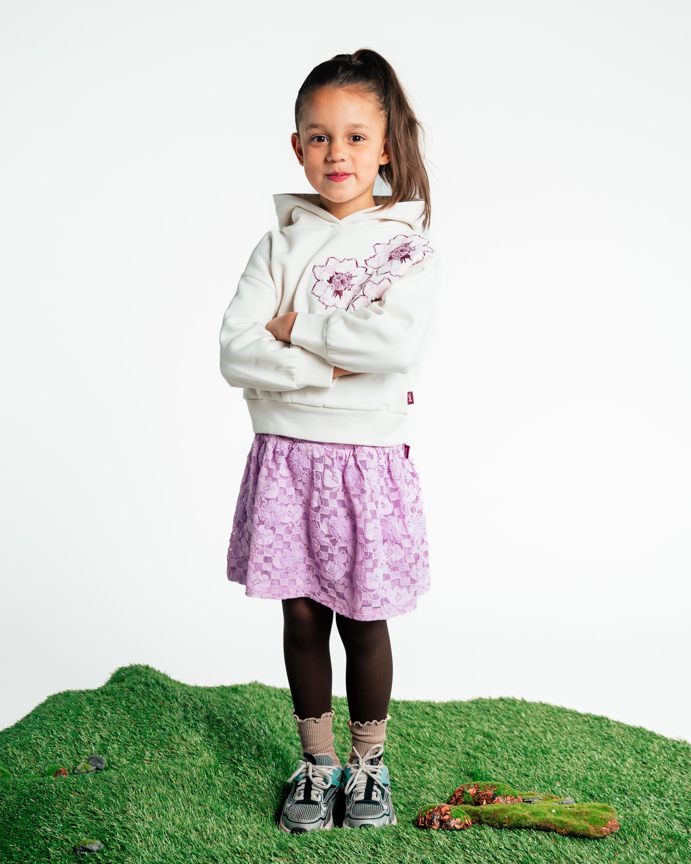 Gebroken witte hoodie met bloemenprint | Milk