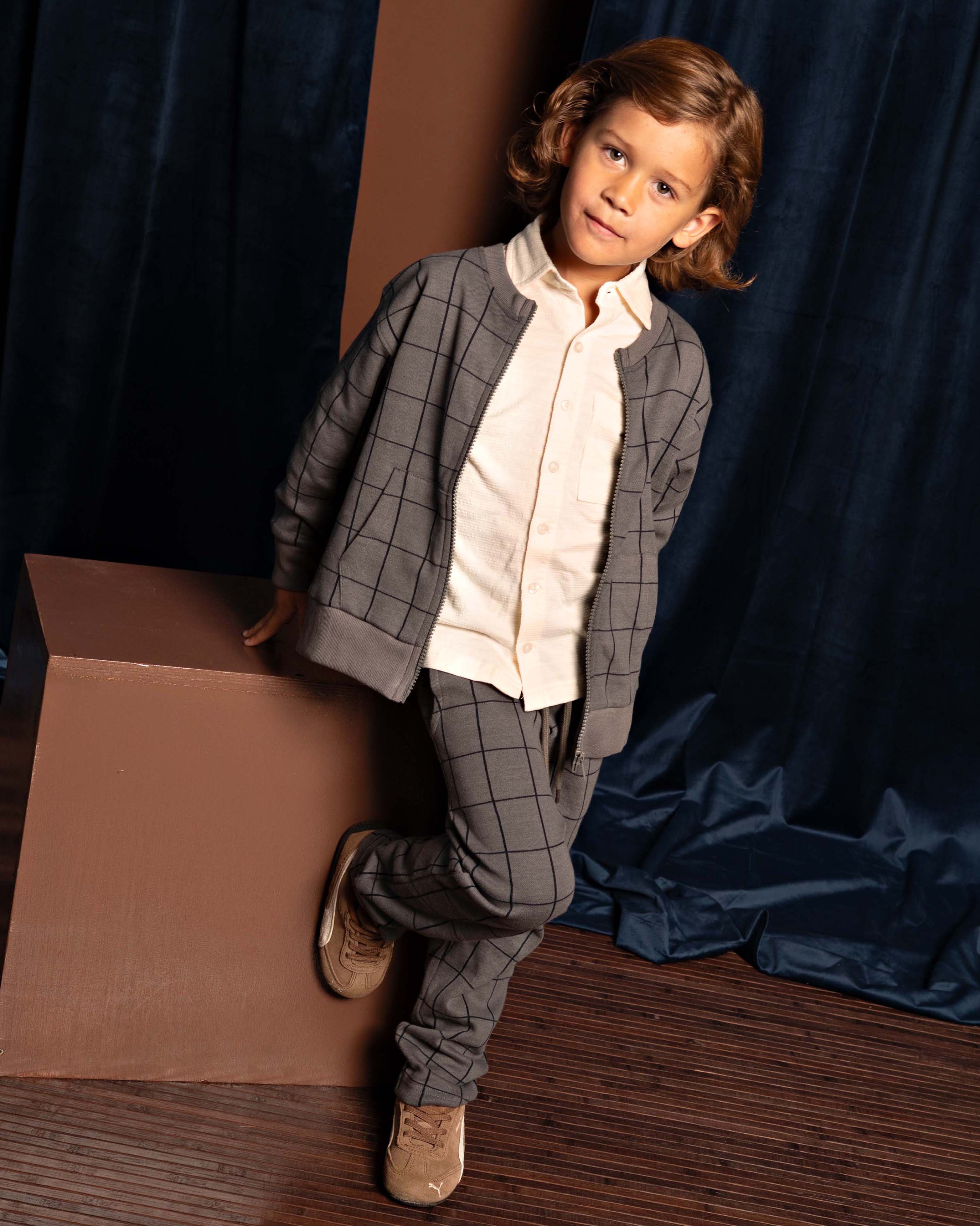 Donkergrijs vest met ruitdessin | AOP Grey Check