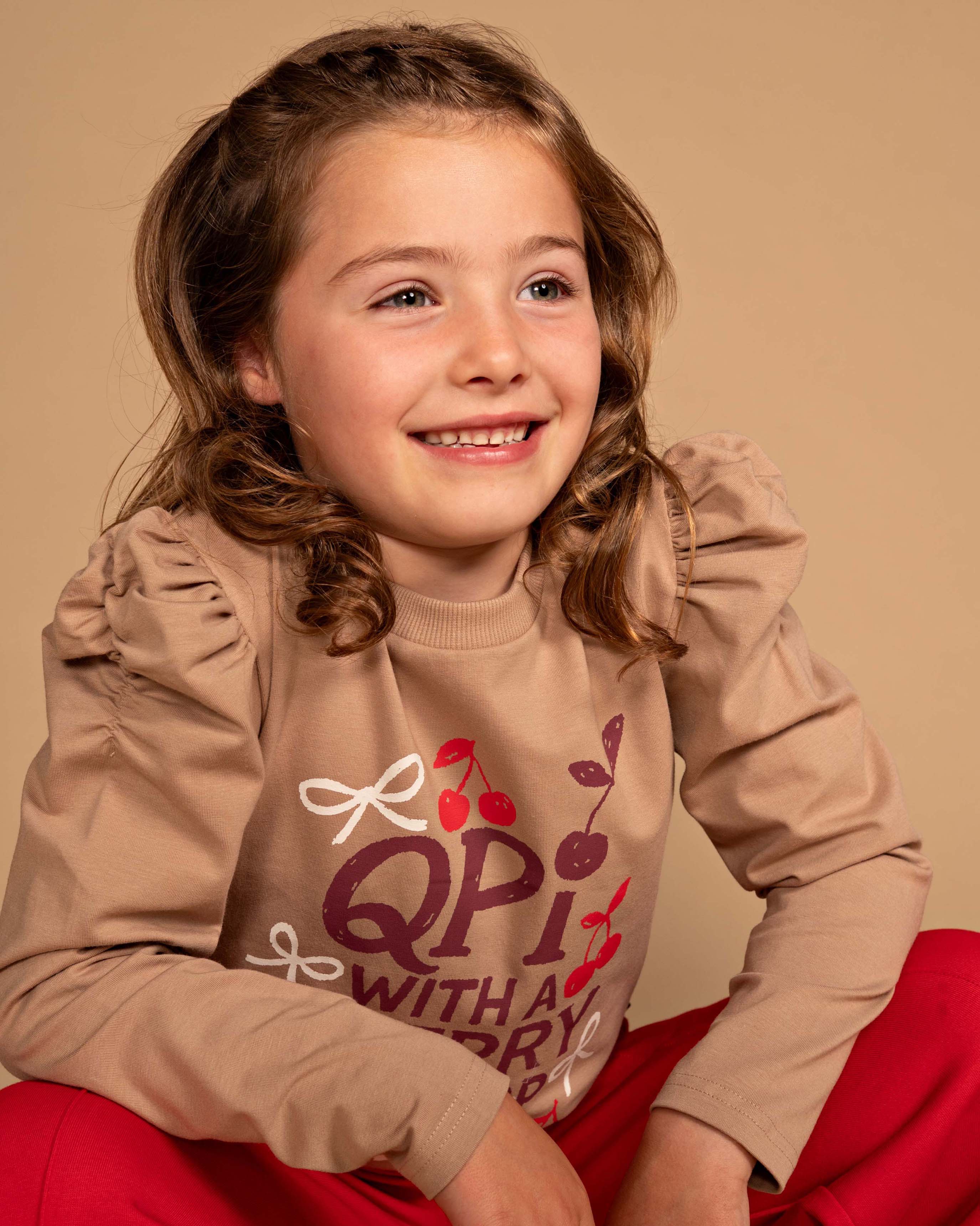 Zandkleurige longsleeve met artwork | Taupe