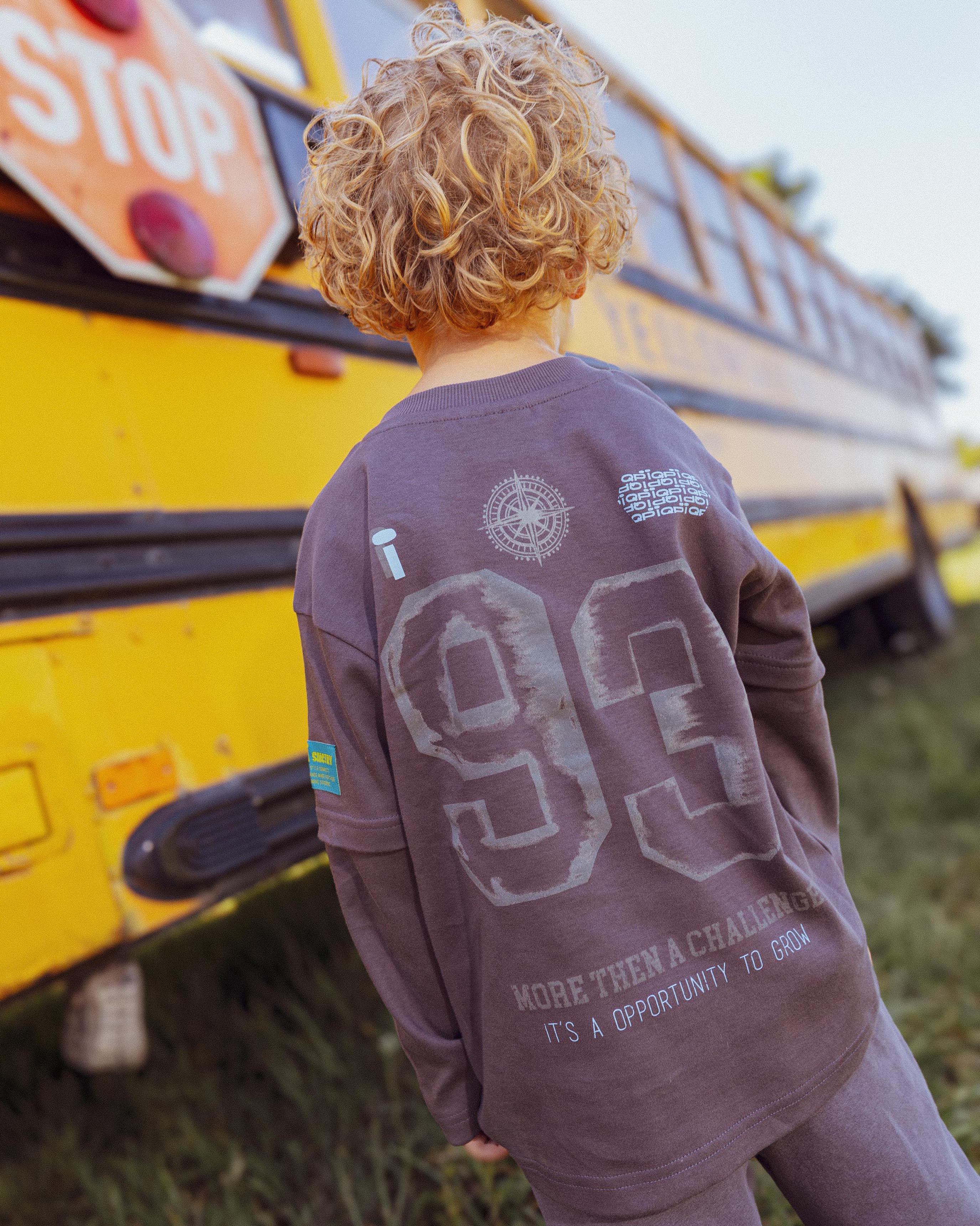 Donkergrijs longsleeve met cijferprint | Metal Grey
